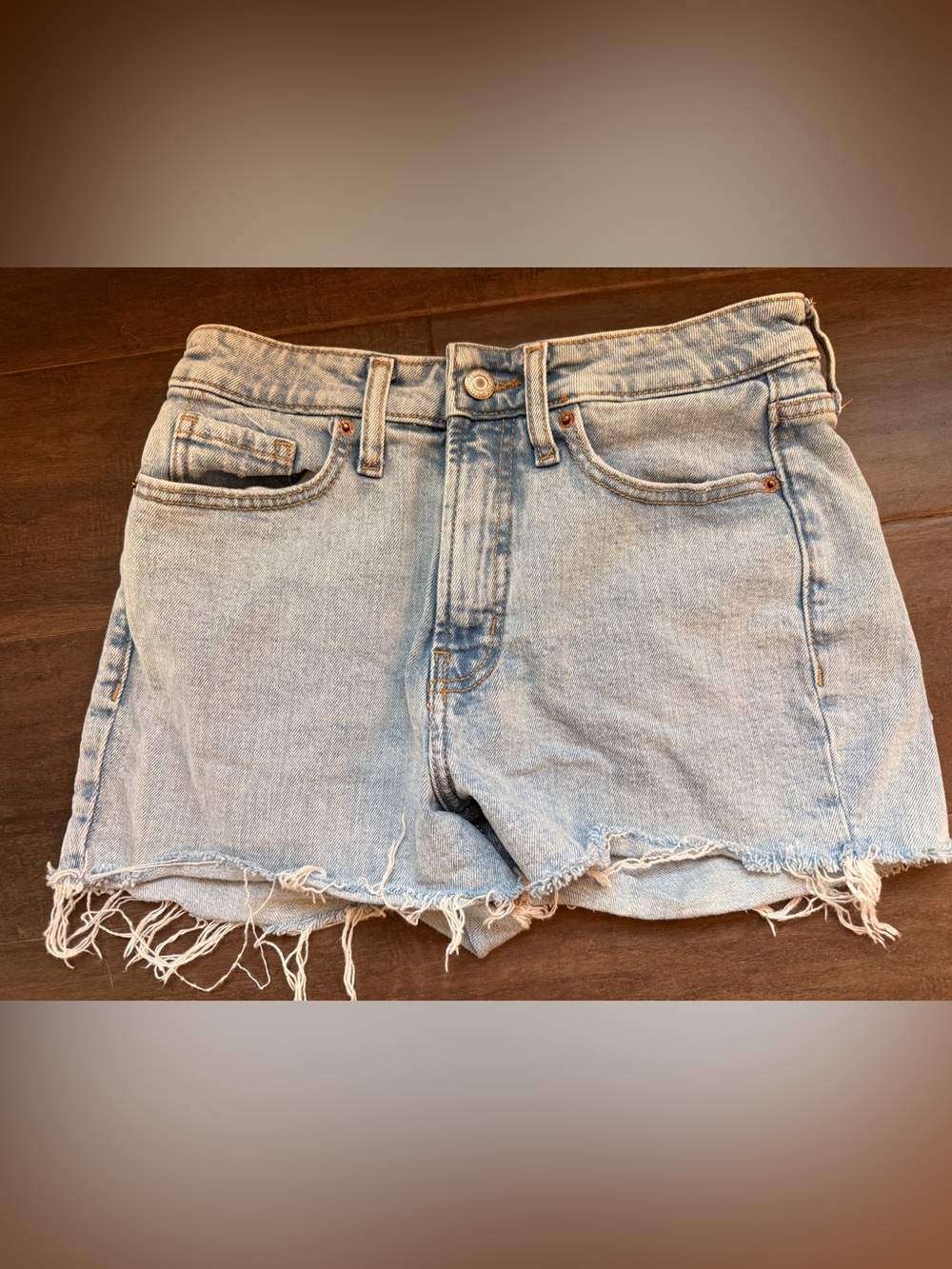 Old Navy High-Rise O.G. Straight Light Cutoff Denim Shorts Size 4